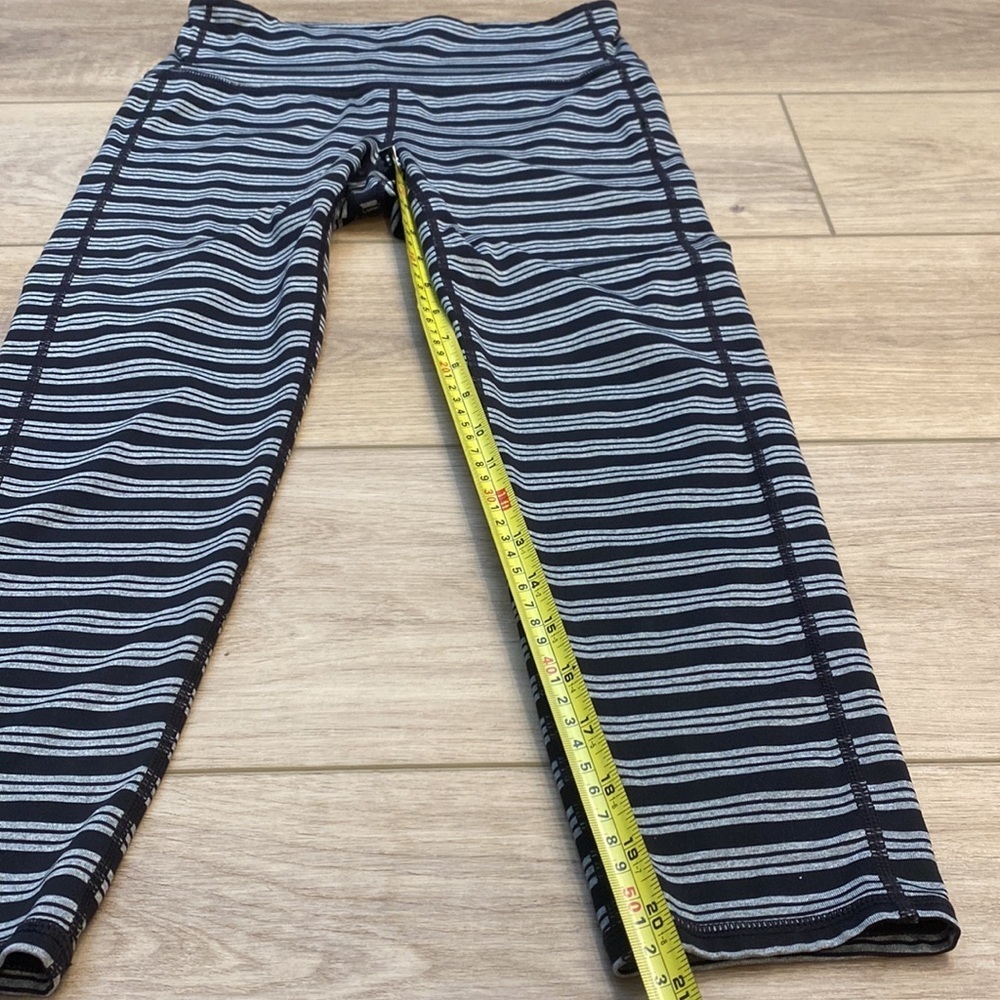 Athleta | Chaturanga Capris‎ | High Rise Cropped Yoga Leggings - Picture 11 of 11